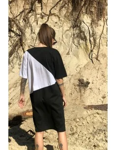 Платье-футболка, черно-белая, белый треугольник сбоку 2