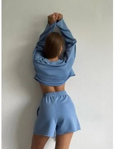 Спортивный костюм голубого цвета