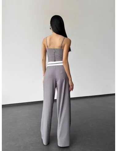 Женский костюм тройка в светло-сером цвете Женский костюм тройка в светло-сером цвете