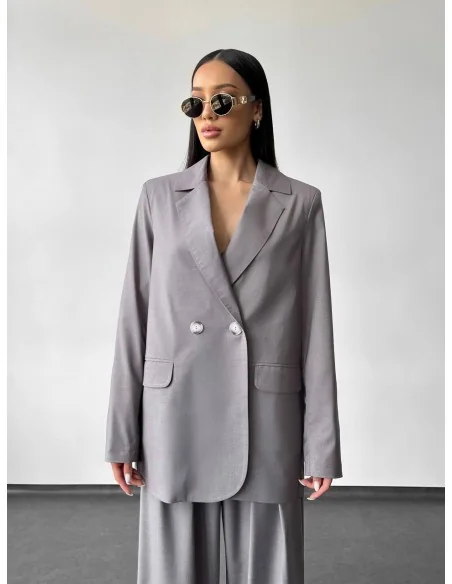 Женский костюм тройка в светло-сером цвете Женский костюм тройка в светло-сером цвете