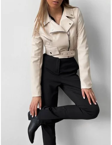 Женская кожаная куртка, укороченная косуха, в цвете слоновая Женская кожаная куртка, укороченная косуха, в цвете слоновая