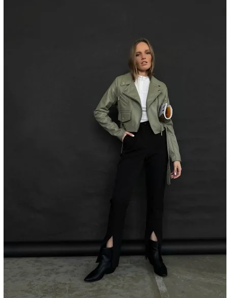 Жіноча кожана куртка,вкорочена косуха,у кольорі оливка