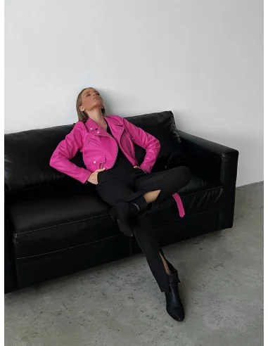 Жіноча кожана куртка,вкорочена косуха,у кольорі фуксія Жіноча кожана куртка,вкорочена косуха,у кольорі фуксія