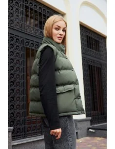 Жіноча жилетка у кольорі хакі 2