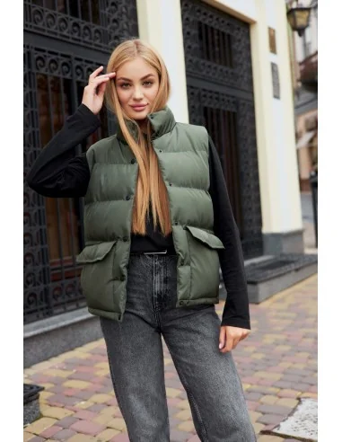 Жіноча жилетка у кольорі хакі