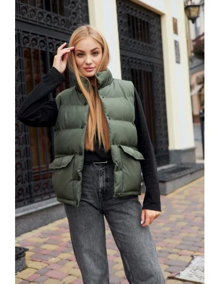 Жіноча жилетка у кольорі хакі