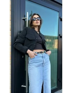 Женский бомбер на пуговицах в черном цвете 2