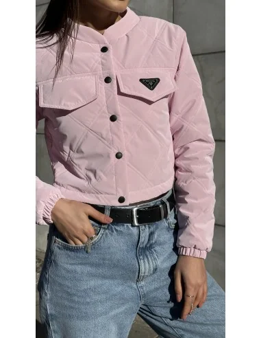 Женский бомбер на пуговицах в розовом цвете