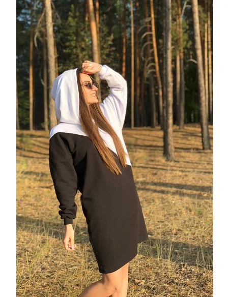 Платье-худи черно-белый, поделенный наискось
