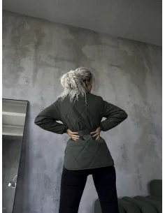 Женский, удлиненный бомбер в цвете хаки 2