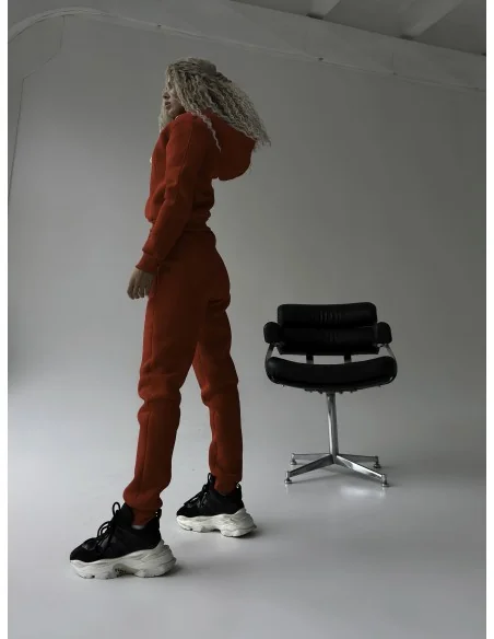 Женский, теплый костюм в красном цвете Женский, теплый костюм в красном цвете