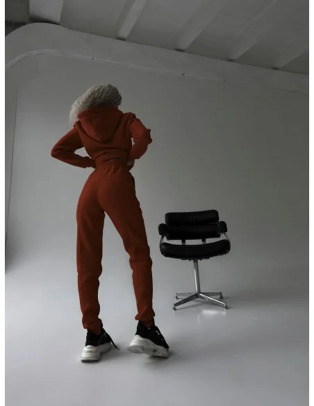 Женский, теплый костюм в красном цвете Женский, теплый костюм в красном цвете