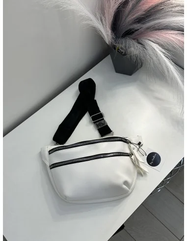 Поясная сумка - бананка, женская, в белом цвете