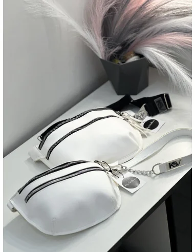 Поясная сумка - бананка, женская, в белом цвете