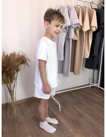 Костюм для мальчиков в белом цвете