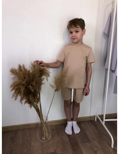 Костюм для мальчиков в бежевом цвете
