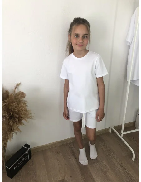 Костюм для девочек в белом цвете