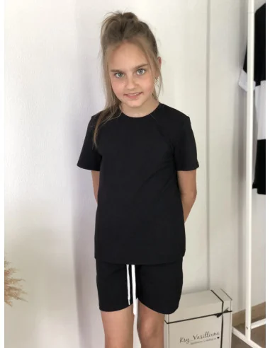 Костюм для девочек в черном цвете Костюм для девочек в черном цвете