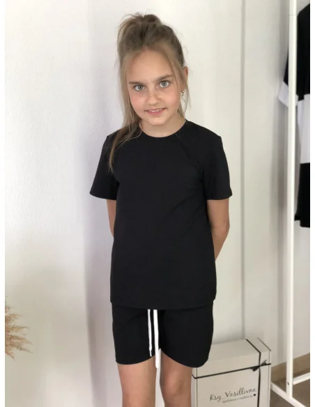 Костюм для девочек в черном цвете Костюм для девочек в черном цвете