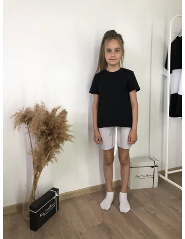 Костюм для дівчат з шортами у кольорі камінь та чорною футболкою