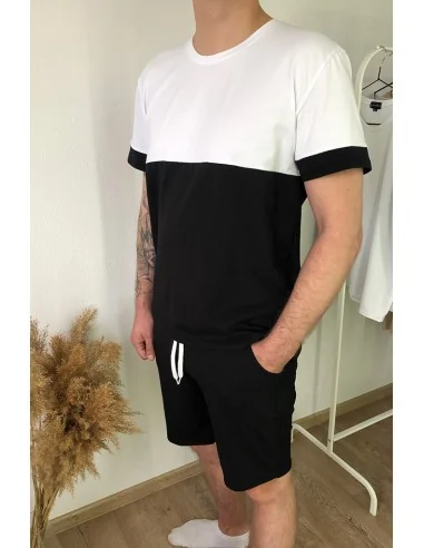 Футболка черно-белая Classic UNISEX поделена по горизонтали Футболка черно-белая Classic UNISEX поделена по горизонтали