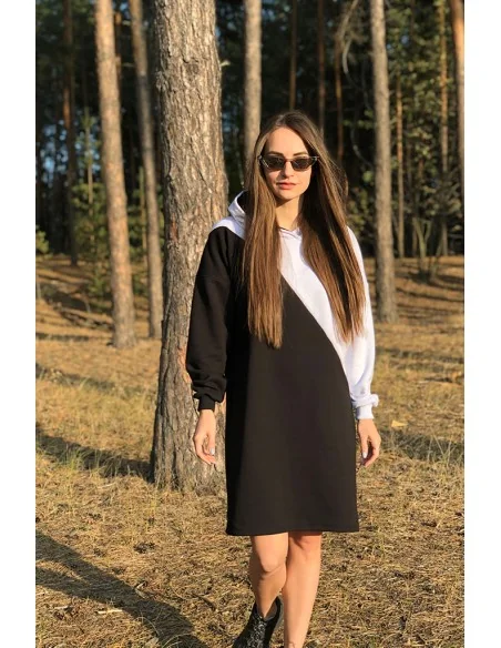 Плаття-худі чорно-білий, поділений навскіс Плаття-худі чорно-білий, поділений навскіс