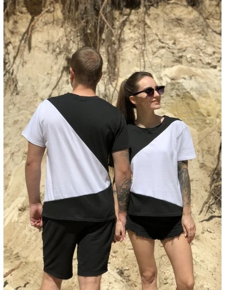 Футболка черно-белая Classic UNISEX с белым треугольником сбоку