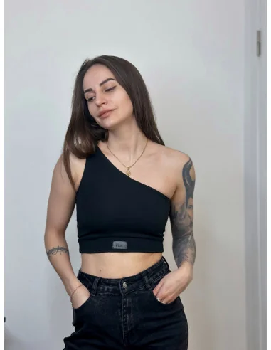 Топ на одно плече в черном цвете Топ на одно плече в черном цвете