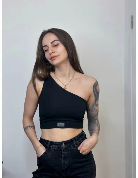 Топ на одно плече в черном цвете Топ на одно плече в черном цвете