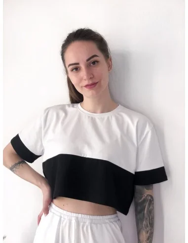 Топ, футболка укороченная, женская, черно-белая (верх белый Топ, футболка укороченная, женская, черно-белая (верх белый