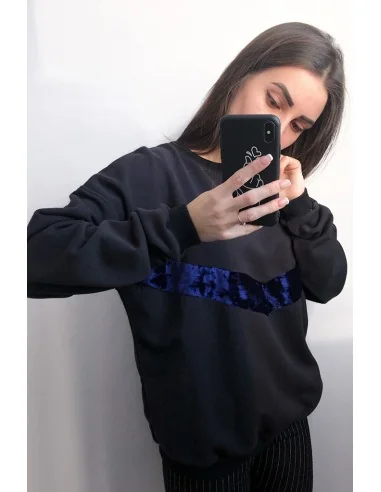 Свитшот женский с вставкой по груди из синего бархата