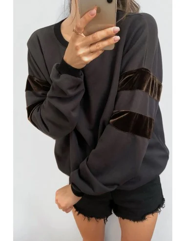 Свитшот женский с вставкой по рукавам из коричневого бархата