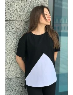 Футболка черно-белая Classic UNISEX с белым треугольником снизу 2