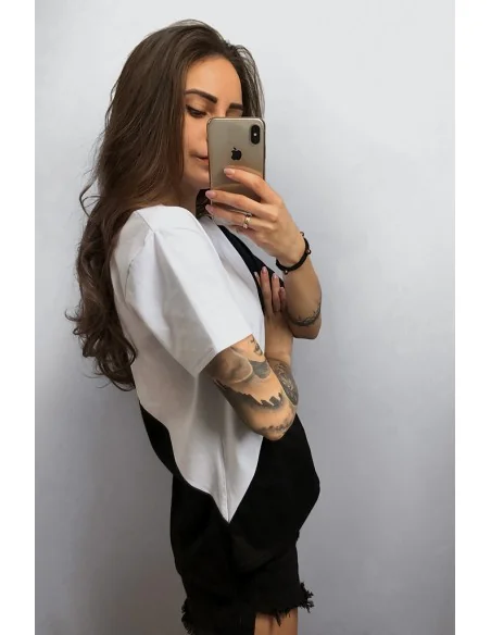 Футболка черно-белая Classic UNISEX, поделена наискось Футболка черно-белая Classic UNISEX, поделена наискось