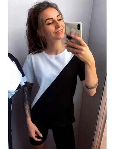 Футболка черно-белая Classic UNISEX, поделена наискось Футболка черно-белая Classic UNISEX, поделена наискось