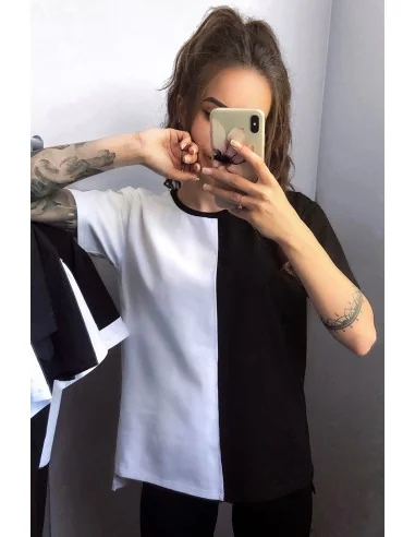 Футболка чорно-біла Classic UNISEX, розділена навпіл по переду