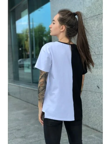 Футболка чорно-біла Classic UNISEX, розділена навпіл по переду