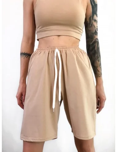 Шорты женские, удлиненные, цвет-бежевый Шорты женские, удлиненные, цвет-бежевый