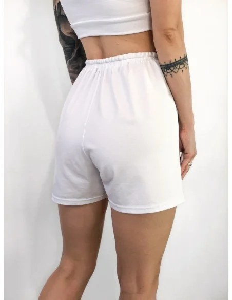 Шорты женские, укороченные, цвет-белый