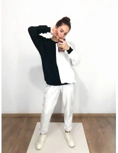 Костюм, білі джоггери з чорно-білим світшотом