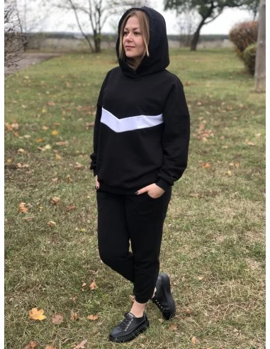 Костюм,черные джоггеры и черный худи с белой полоской