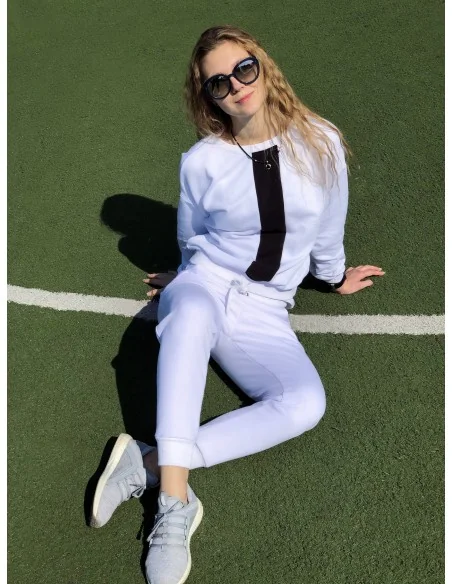 Костюм, білі джоггери та білий світшот з чорною смужкою