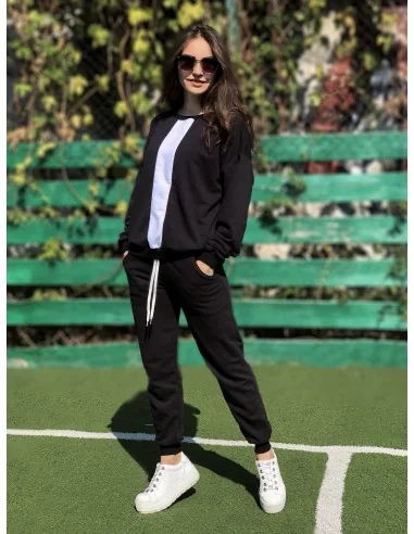 Костюм, чорні джоггери та чорний світшот з білою смужкою