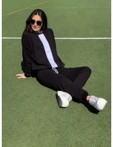 Костюм,черные джоггеры и черный свитшот с белой полоской