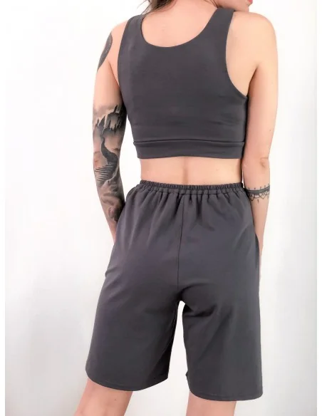Костюм, топ с удлиненными шортами в цвете - графит Костюм, топ с удлиненными шортами в цвете - графит