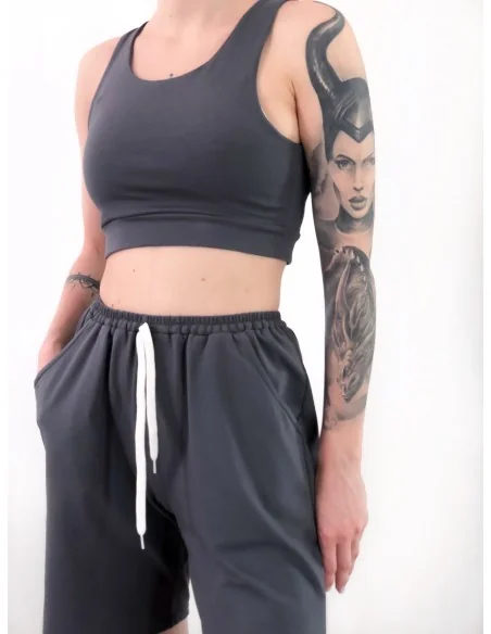 Костюм, топ с удлиненными шортами в цвете - графит Костюм, топ с удлиненными шортами в цвете - графит