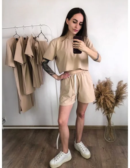 Костюм, кроп-топ с короткими шортами в цвете - бежевый