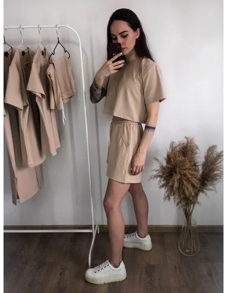 Костюм, кроп-топ с короткими шортами в цвете - бежевый