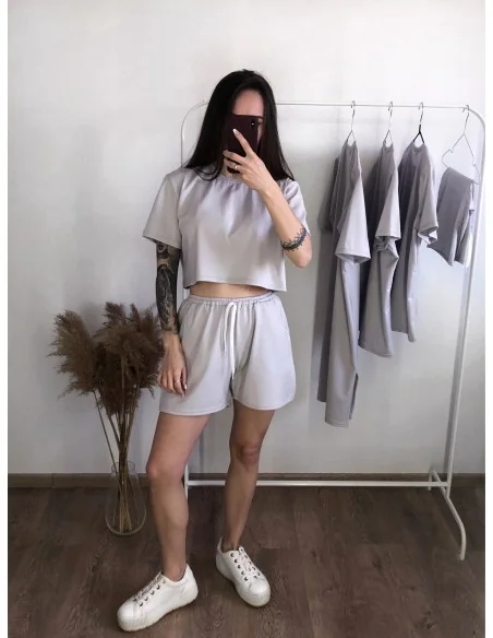 Костюм, топ с короткими шортами в цвете - камень