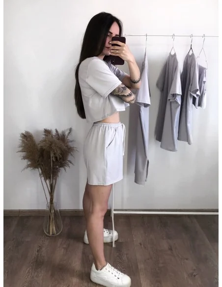 Костюм, топ с короткими шортами в цвете - камень